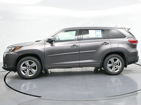 Used 2019 Toyota Highlander Limited AWD/4WD image 4