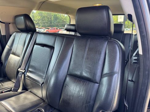Used 2014 Chevrolet Suburban LT w/ Luxury Package RWD image 23