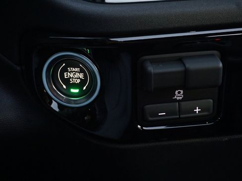 Certified 2025 Chevrolet Silverado 1500 ZR2 w/ Technology Package image 19