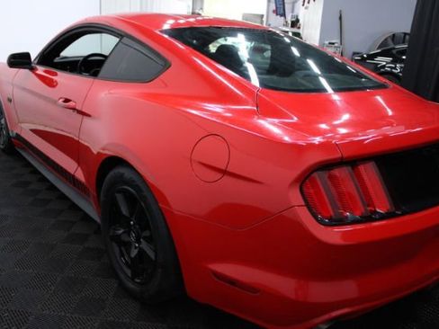 Used 2017 Ford Mustang V6 image 8