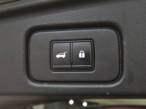 Used 2022 Nissan Pathfinder Platinum w/ Cargo Package image 36