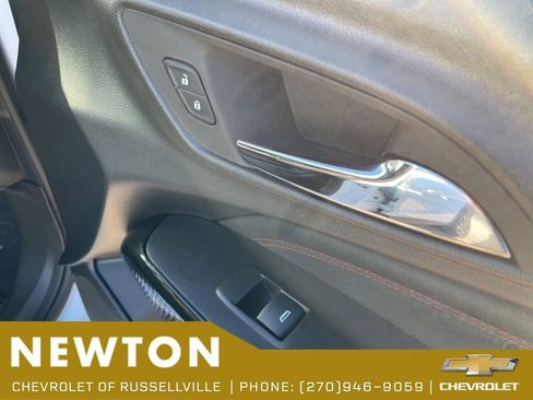 New 2026 Chevrolet Trax RS w/ Sunroof Package FWD image 31