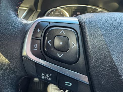 Used 2015 Toyota Camry SE FWD image 13