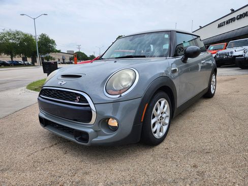 Used 2017 MINI Cooper S FWD image 1