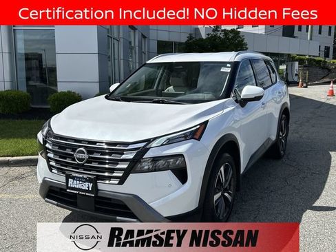 Certified 2025 Nissan Rogue SL AWD/4WD image 1