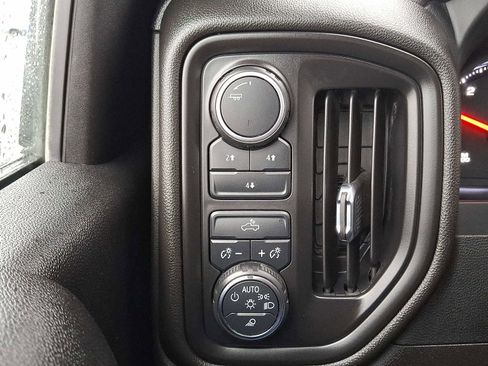 Used 2023 Chevrolet Silverado 2500 Custom image 21