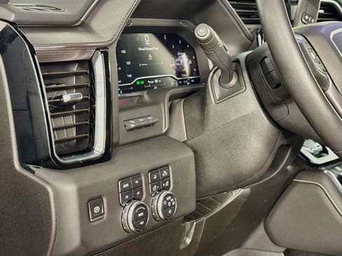 Used 2025 GMC Sierra 3500 Denali Ultimate AWD/4WD image 12