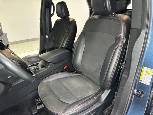 Used 2019 Ford Explorer XLT w/ Equipment Group 202A AWD/4WD image 16