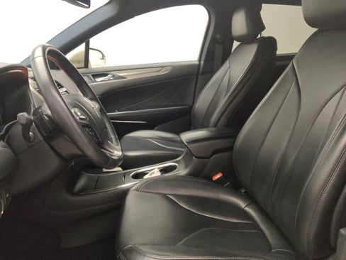 Used 2019 Lincoln MKC Premiere FWD image 17