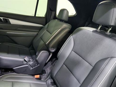 Used 2025 Buick Enclave Preferred image 21