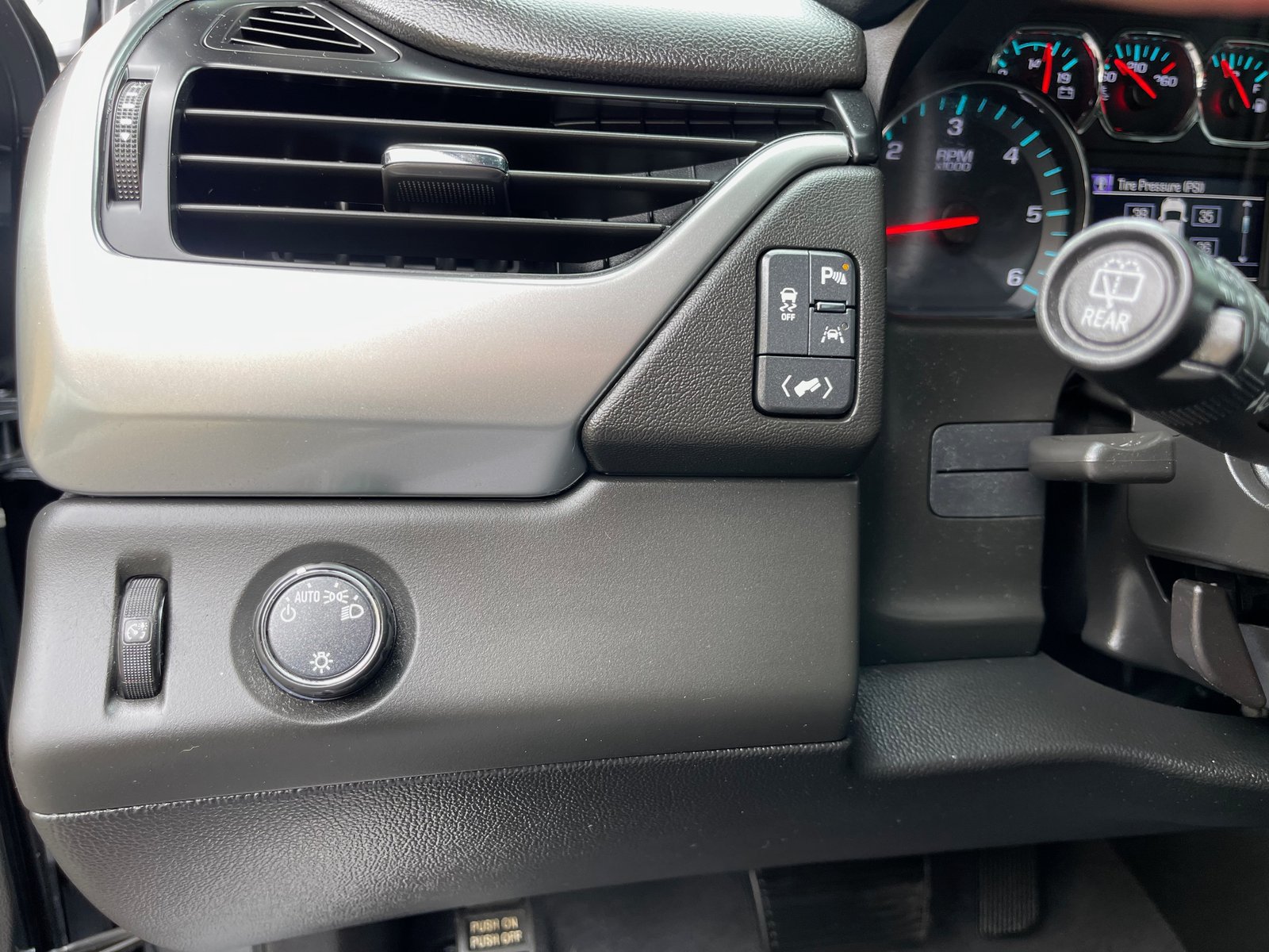 Used 2019 Chevrolet Tahoe LT RWD image 33