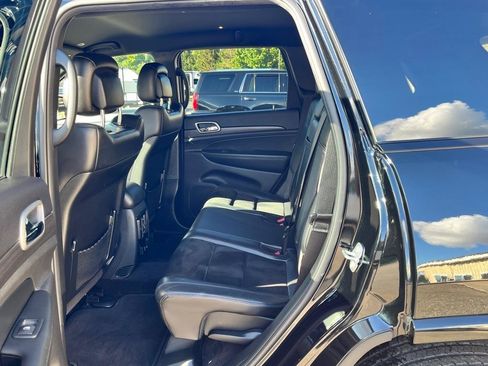Used 2018 Jeep Grand Cherokee Altitude AWD/4WD image 13