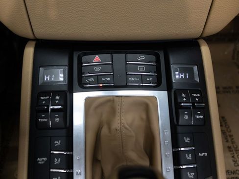 Used 2015 Porsche Macan S AWD/4WD image 30