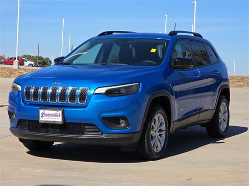 Used 2022 Jeep Cherokee Latitude Lux image 3
