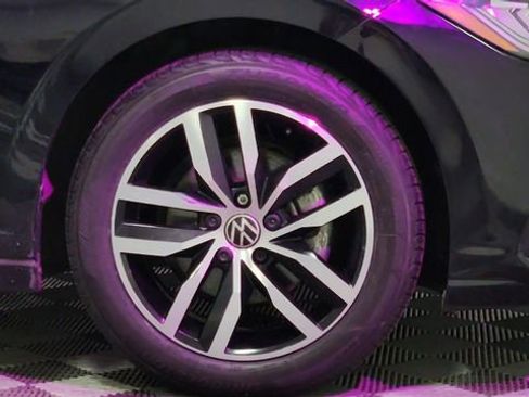 Used 2025 Volkswagen Jetta SE image 21