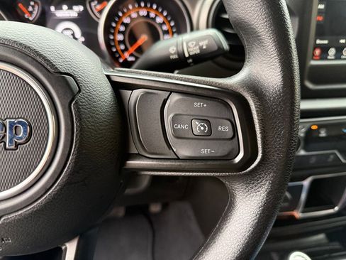 Used 2022 Jeep Gladiator Sport AWD/4WD image 23