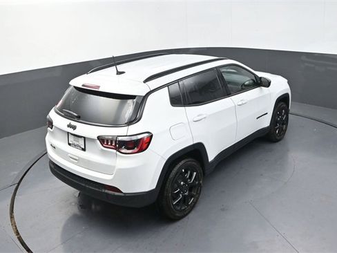New 2026 Jeep Compass Latitude image 15