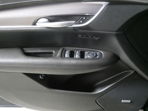 Used 2017 Cadillac XT5 Luxury image 19
