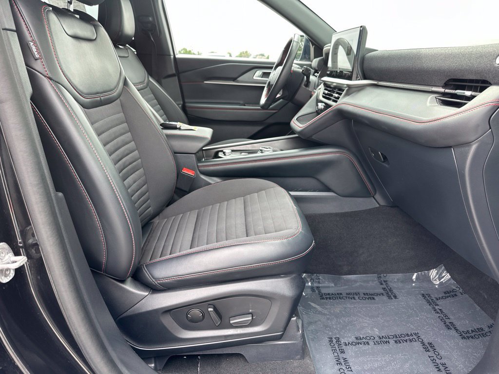 Certified 2025 Ford Explorer ST-Line w/ ST-Line Street Pack AWD/4WD image 34