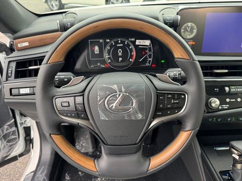 New 2025 Lexus ES 350 Ultra Luxury image 15