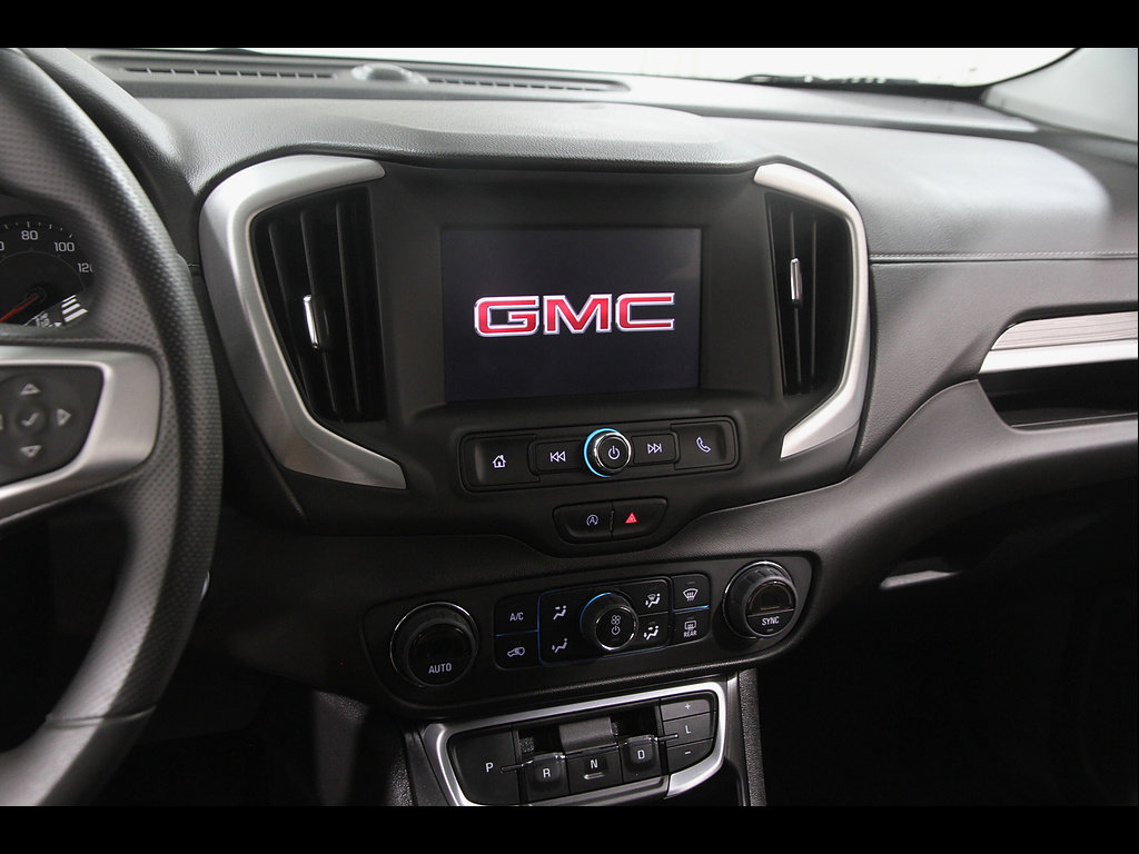 Used 2023 GMC Terrain SLE w/ Driver Convenience Package FWD image 9