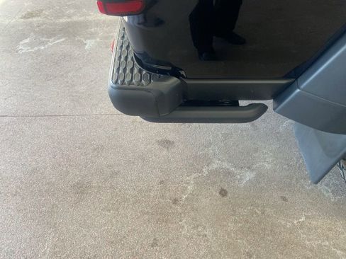 Used 2022 Jeep Gladiator Rubicon w/ LED Lighting Group image 24