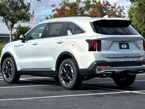 New 2026 Kia Sorento S w/ S Panoramic Sunroof Package image 7