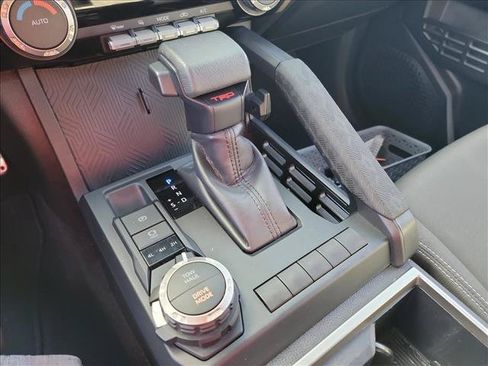 Used 2025 Toyota Tacoma TRD Sport AWD/4WD image 19
