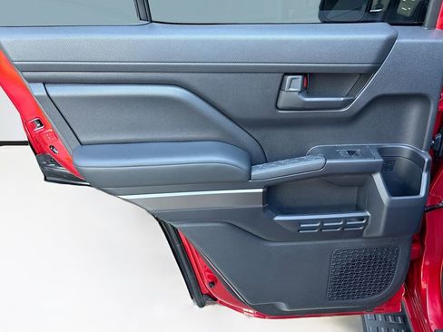 Used 2025 Toyota 4Runner TRD Off-Road image 25