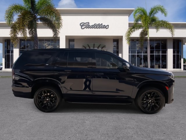 Used 2024 Cadillac Escalade Premium Luxury AWD/4WD image 16