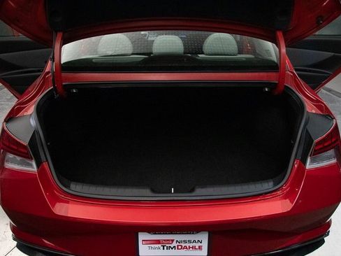 Used 2021 Hyundai Elantra Limited w/ Cargo Package image 19