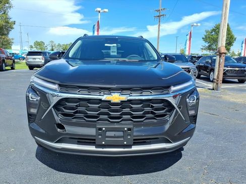 New 2026 Chevrolet Trax LT w/ LT Convenience Package FWD image 9