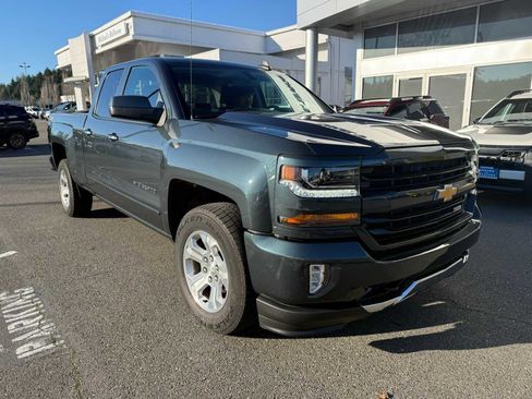 Used 2017 Chevrolet Silverado 1500 LT w/ All Star Edition image 4