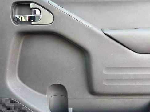 Used 2019 Nissan Frontier SV image 23