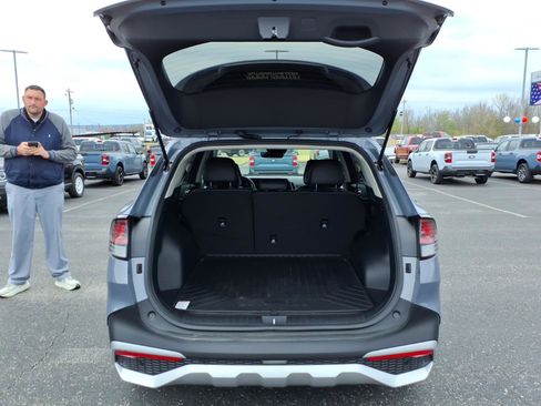 Used 2024 Kia Sportage EX image 5