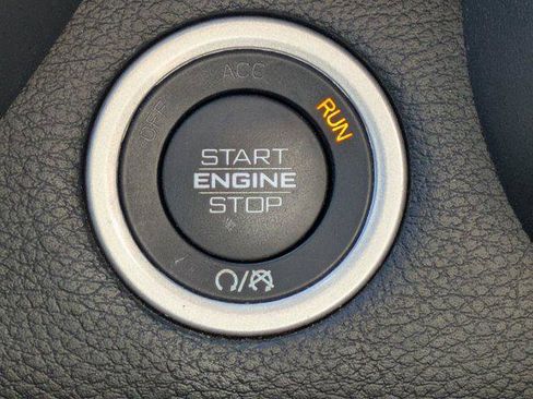 Certified 2022 RAM 1500 Big Horn image 24