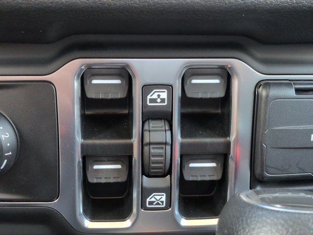 Used 2025 Jeep Gladiator Sport AWD/4WD image 22