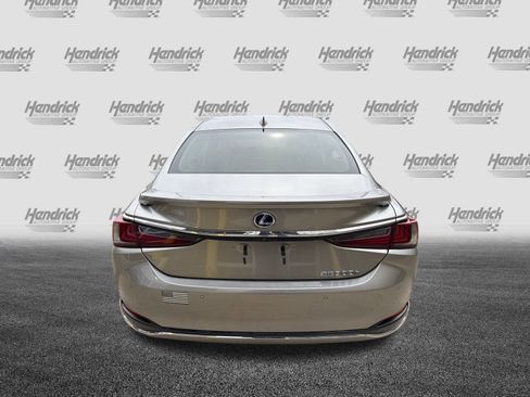 Used 2019 Lexus ES 300h w/ Accessory Package image 9