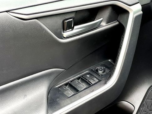 Used 2025 Toyota RAV4 XLE FWD image 9