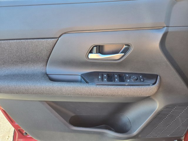 Used 2025 Nissan Kicks SV AWD/4WD image 35