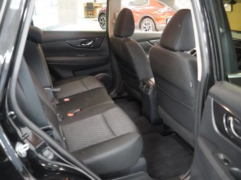 Used 2018 Nissan Rogue SV AWD/4WD image 21