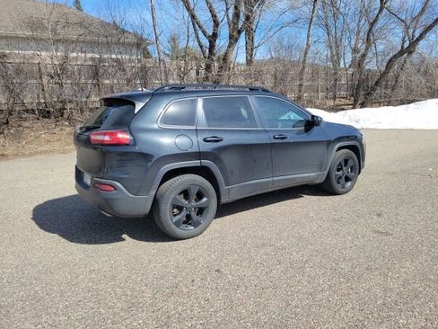 Used 2016 Jeep Cherokee Latitude w/ Cold Weather Group image 15