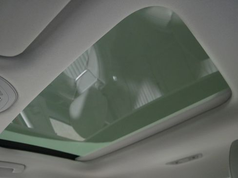 Used 2021 Genesis G70 3.3T image 32