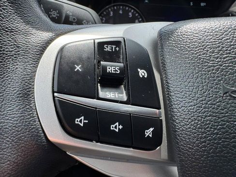 Used 2023 Ford Explorer XLT w/ Equipment Group 202A image 18