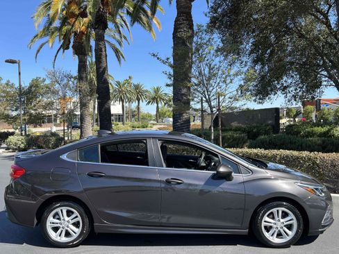 Used 2017 Chevrolet Cruze LT w/ RS Package FWD image 16