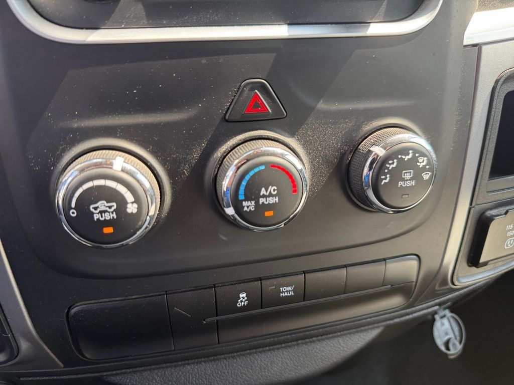 Used 2023 RAM 1500 Classic SLT AWD/4WD image 27