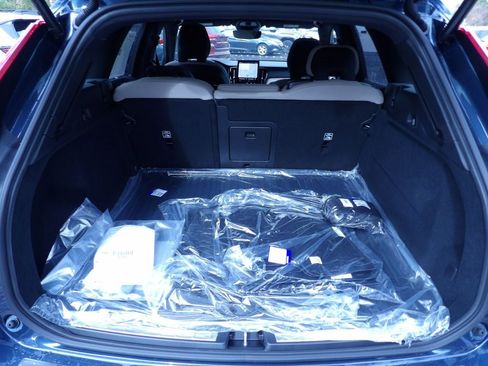 New 2026 Volvo XC60 B5 Plus w/ Protection Package Premier image 24