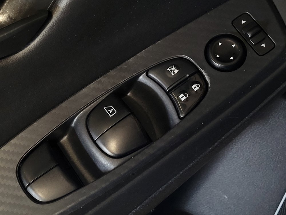 Used 2025 Nissan Sentra S FWD image 27