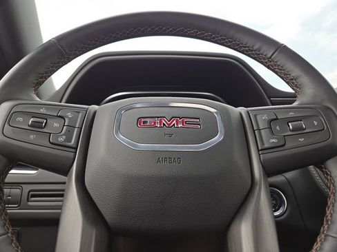 Used 2023 GMC Yukon XL AT4 AWD/4WD image 32