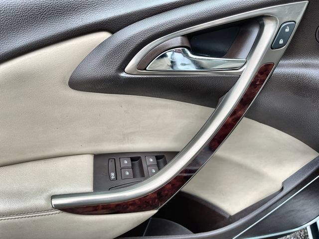 Used 2013 Buick Verano FWD image 16